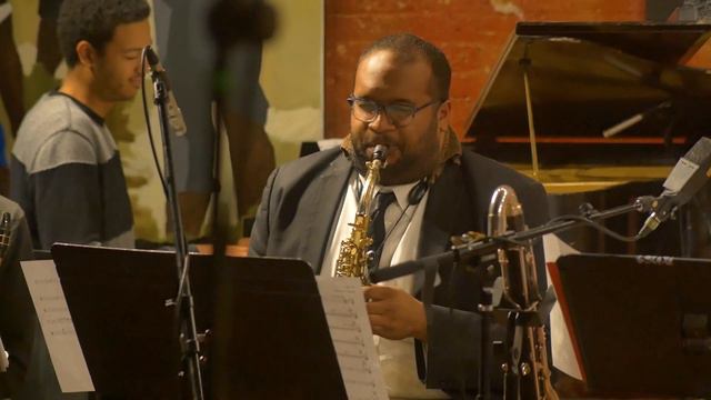 Haitian Fight Song performed by Ethan Philion's Meditations: The Music of Charles Mingus смотреть онлайн