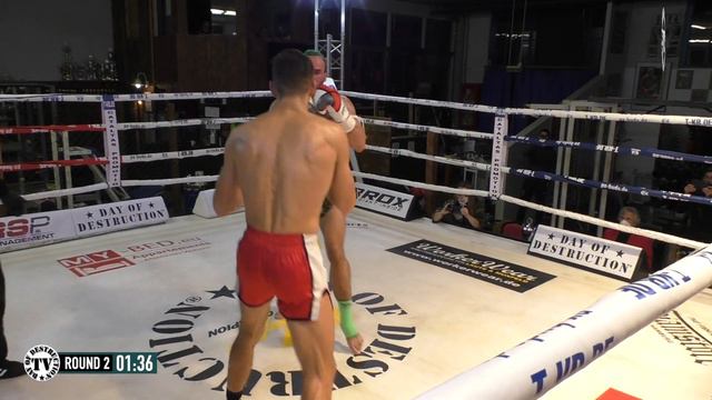 Bloody elbow brawl on this Muay Thai World Championship at DoD 14 - Niclas Larsen vs Carsten Ringle смотреть онлайн