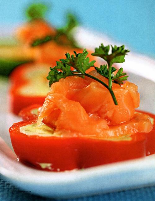 Кольца из перца с лососем. холодная закуска смотреть онлайн