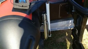 КРОНШТЕЙН-ДЕРЖАТЕЛЬ ДЛЯ ДАТЧИКА ЭХОЛОТА ПРАКТИК 8 К ТРАНЦУ ЛОДКИ ПВХ СВОИМИ РУКАМИ ЗА 300 РУБЛЕЙ