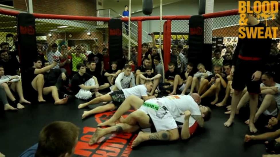 Джефф Монсон. Проход хафгарда. Jeff Monson about passing halfguard. смотреть онлайн