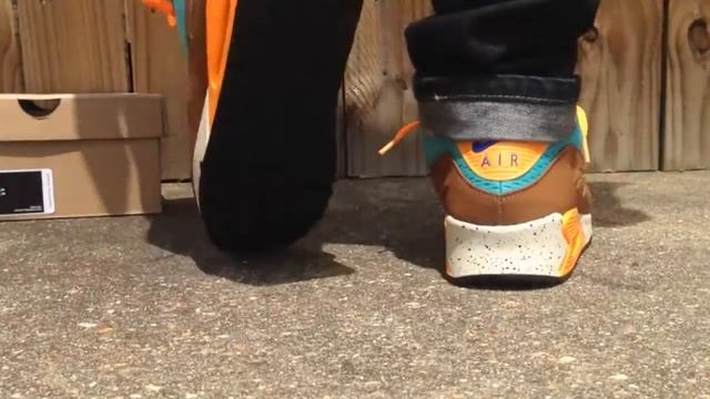 Обзор Nike Air Max 90 EM "Beaches of Rio" от Sneakers Store смотреть онлайн