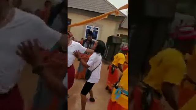 Mbaise WU OTU performing смотреть онлайн