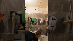 Тестирование мойщика окон Chovery CL-1 на поверхности со щелями, длинная версия