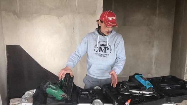 Обзор нейлера Hitachi (Хитачи) и Toua (Тоя)