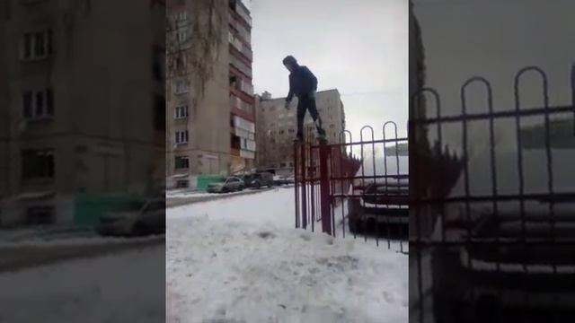 Как правильно делать сальто в сугробы смотреть онлайн