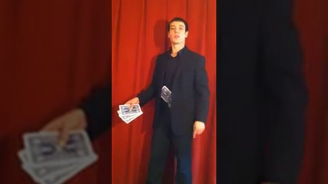 Sidewalk Shuffle performed by Tim Reldan смотреть онлайн