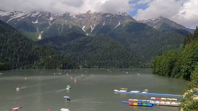 Дорога на озеро Рица. Абхазия 2023 смотреть онлайн