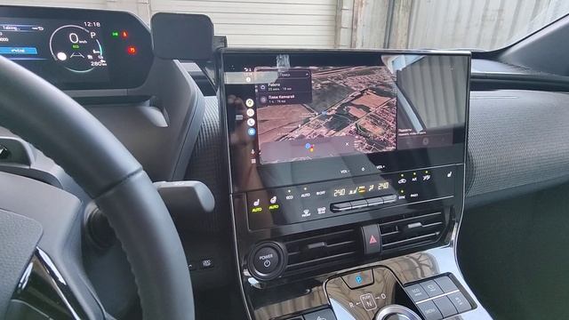 Apple CarPlay и Android Auto на Toyota BZ4X из Китая.