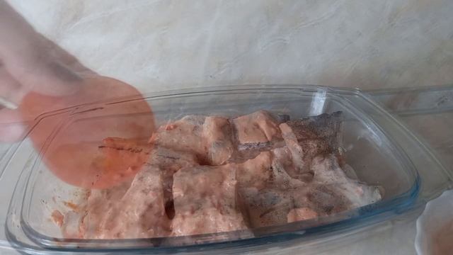 Треска в сметанно - томатном соусе