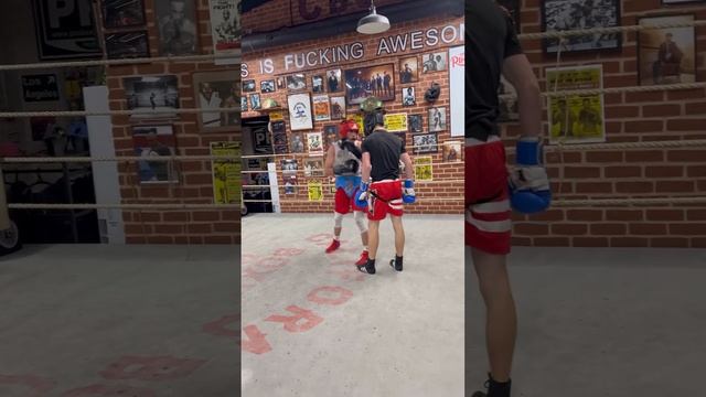 Меъродж Зоидрв спарринг зал California club Boxing ? 30 06 2023 смотреть онлайн