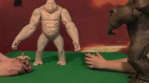 King Kong vs Mega George - Unboxing and Battle!