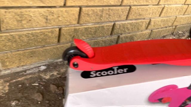 Самокат трехколесный Scooter MG002A Красный смотреть онлайн
