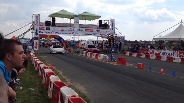 Mitsubishi Colt vs Honda Integra смотреть онлайн