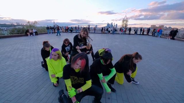 [KPOP IN PUBLIC | ONE TAKE] Stray Kids 'MIROH' DANCE COVER by MIROH | MOSCOW смотреть онлайн