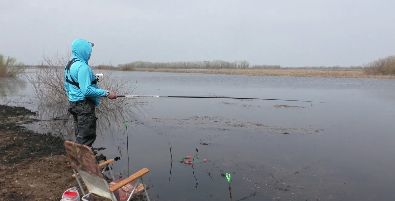 Рыбалка на поплавочную удочку. Ловля в заливных лугах смотреть онлайн
