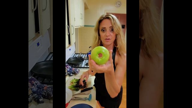 How to Make Baked Apples! A delicious, easy, healthy DIY dessert! смотреть онлайн