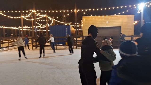 Старооскольский новогодний каток.mp4