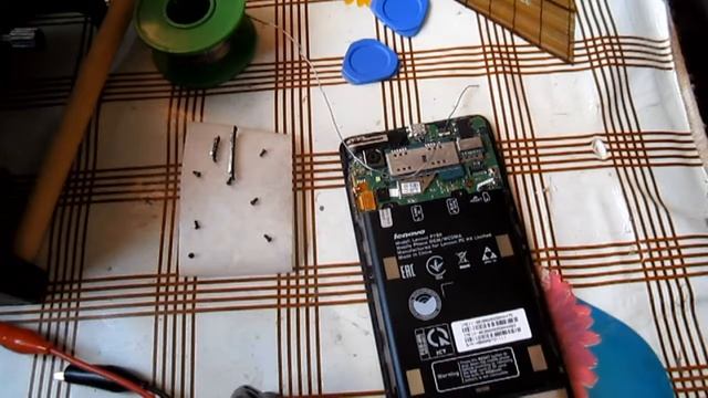 Lenovo P780 посторонние детали внутри корпуса и  