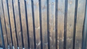 Финал 3D забора 32 метра. Обзор. Сколько стоит деревянный забор шахматка из обожённой доски?