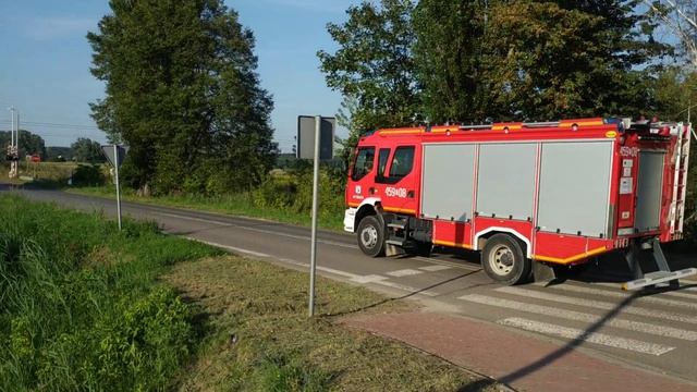[Trąba] Przejazd alarmowy GBA 4,1/16 Volvo FL 280 4x4 z OSP Ćmielów do pożaru samochodu osobowego смотреть онлайн