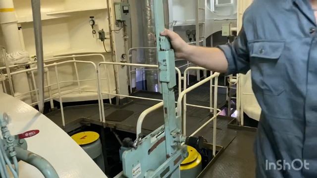 ГОТОВИМ ГЛАВНЫЙ ДВИГАТЕЛЬ К МАНЁВРАМ смотреть онлайн