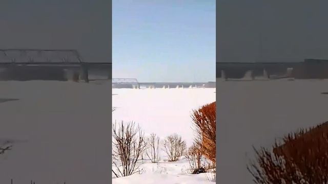 Смотровая площадка на правом берегу реки Оки с видом на стрелку в Коломне смотреть онлайн