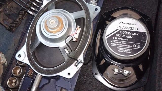 Установка задних колонок пионер на ТОЙОТА КОРОЛЛА 150