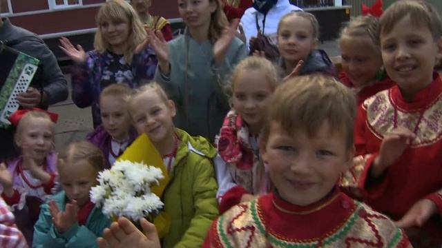 Играй, гармонь! | Ансамбль «Метелица» (Вологодская область) | Я у этой, у тальяночки любила голосок смотреть онлайн