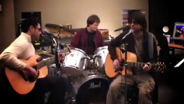 Elston - "Hang Around" LIVE смотреть онлайн