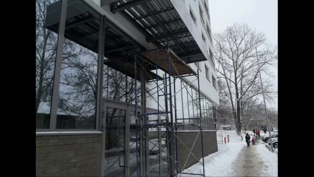 Монтаж линеарных панелей на многоквартирном доме смотреть онлайн