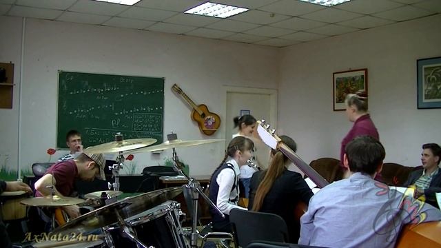 Урок вокала за сутки до ГОС.экзамена.Fado, Алёна и ансамбль народных инструментов смотреть онлайн