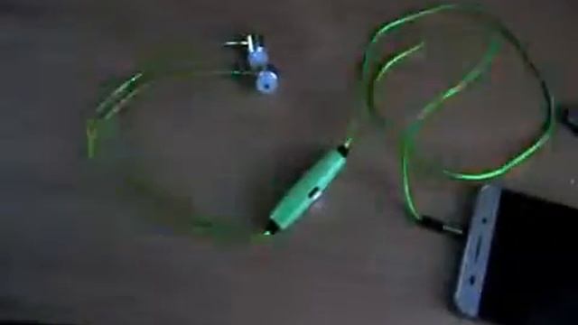 Видеообзор зеленых светящихся наушников смотреть онлайн