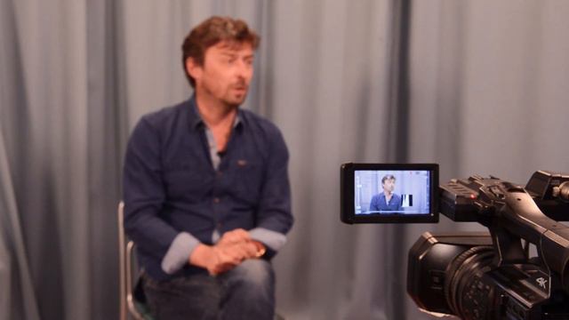 Преподаватель Сорбонны, филолог, переводчик | Q&A 4 выпуск смотреть онлайн