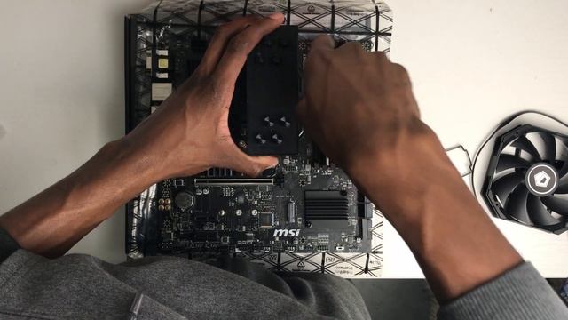 How to build a pc Step-by-step TUTORIAL | Ryzen 5 5500 + RX6700xt смотреть онлайн