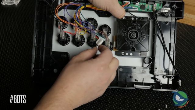 Breaking Down the Stick - Qanba Carbon смотреть онлайн