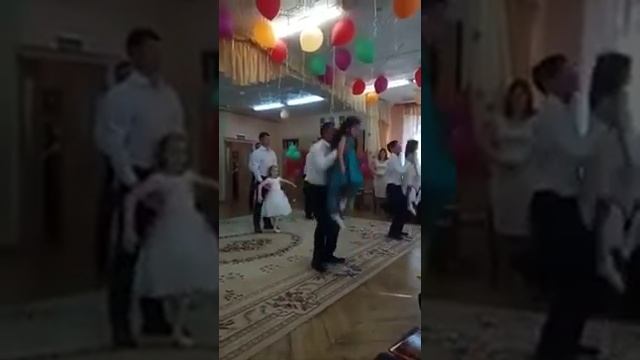 The most surprising dance / Самый трогательный танец смотреть онлайн