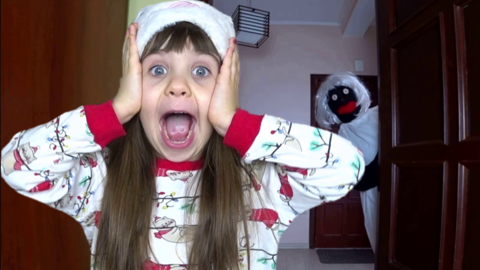 ОДНА ДОМА ОСТАЛАСЬ НИНЕЛЬКА! GRANNY В ГОРОДЕ! 4 СЕЗОН 3 СЕРИЯ смотреть онлайн