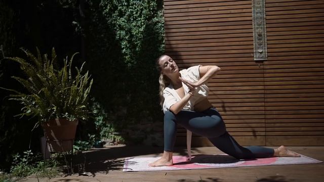 Loving Morning Yoga Ritual | 25 Min To Open Your Body & Heart For The Day That Lies Ahead смотреть онлайн