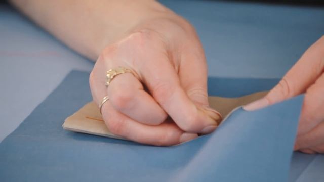 Уроки шитья для начинающих. Терминология ручных работ. Учимся соединять детали ручной иглой. смотреть онлайн