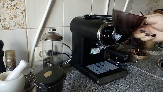 Кофеварка Vitek VT-1525 BK (приготовление кофе). смотреть онлайн