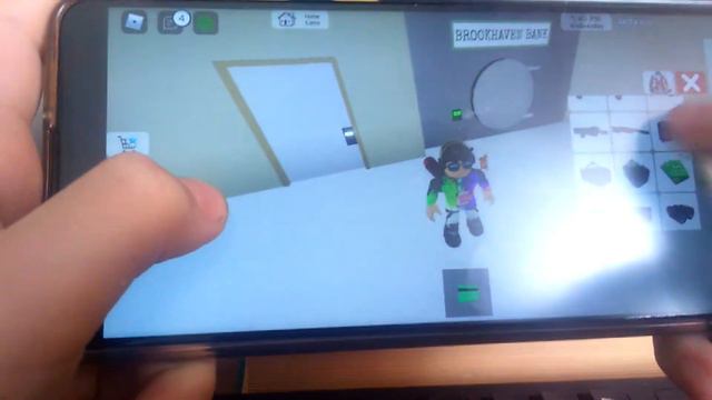 Сегодня я играю в роблокс ограбил банк смотреть онлайн