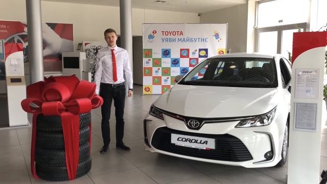 Toyota Corolla в комплектації Live смотреть онлайн