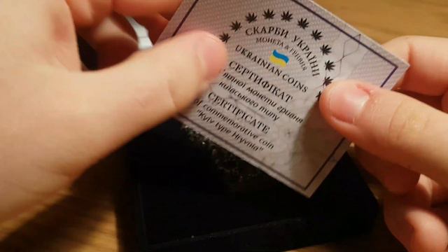 Копии древнерусских гривен.