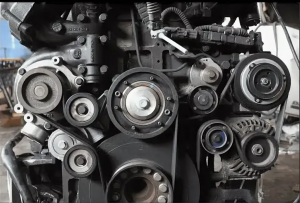 DAF 105 Оборвало паразитный ролик ремня генератора.mp4