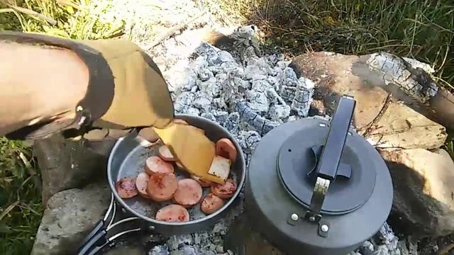 Полевое крещение туристической сковородки смотреть онлайн