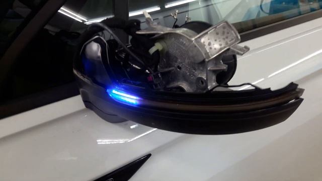 Динамические повторители поворотов в зеркалах, желтый + синий режим, VW Tiguan NF R Line смотреть онлайн