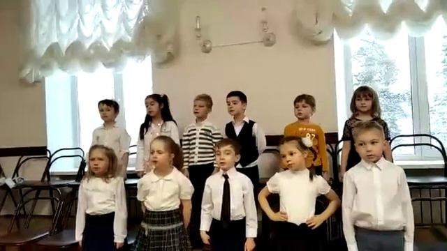 # дети поют Дед Мороз шагает в город! смотреть онлайн