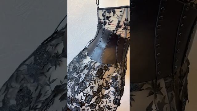 Готов ещё один образ для показа, мой ответ голому платью, с поясом корсетом из натуральной кожи смотреть онлайн