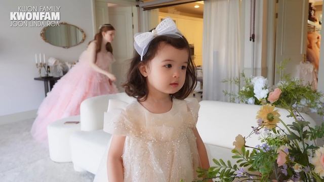 SUB) 4시간 동안 고생해서 촬영한 끝에 겨우 가족사진 한 장 건졌습니다 ? | 육아 브이로그 | 로아야! 웃어줘! | 24개월 로아 | 두돌 촬영 смотреть онлайн